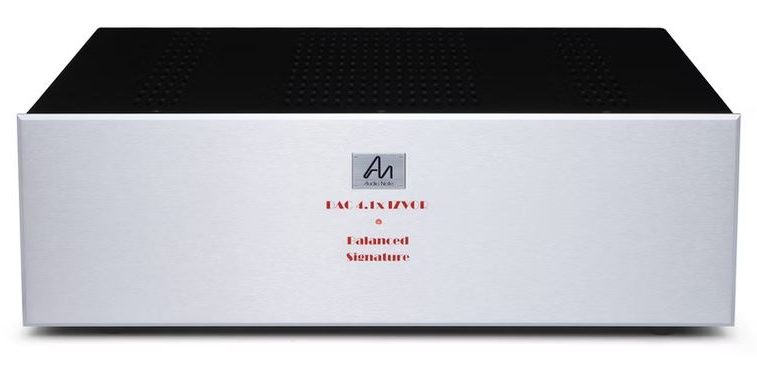Audio Note (UK) DAC 4.1x IZVOR Balanced Signature Frontansicht der Audio Note (UK) DAC 4.1x Balanced im schwarzes Gehäuse, silbernen Front mit silbernen Beschriftung und LED-Leuchte.