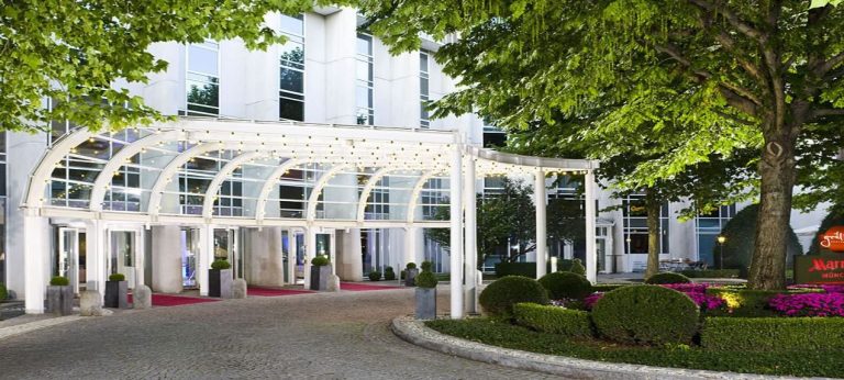 Eingang zu Hi-Fi Deluxe in Hotel Marriot, München