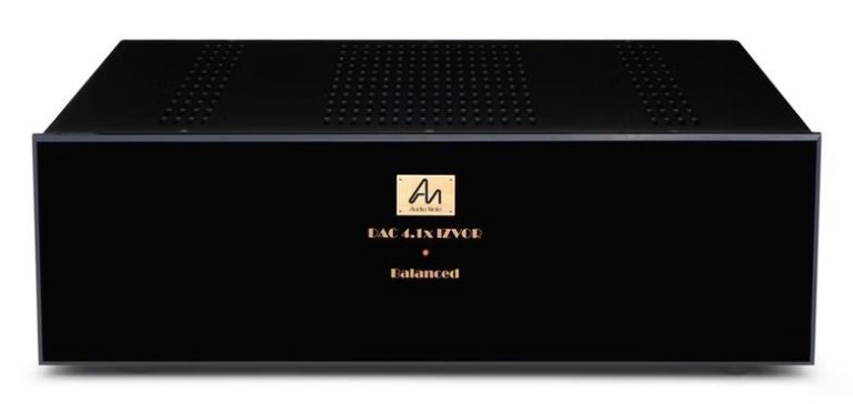 Audio Note (UK) DAC 4.1x Balanced Frontansicht der Audio Note (UK) DAC 4.1x Balanced im schwarzen Gehäuse, schwarzer Front mit goldener Beschriftung und LED-Leuchte.