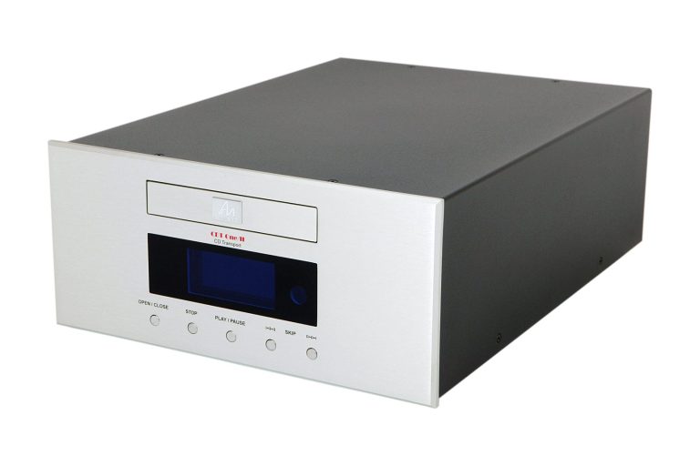 Ein kompaktes, quadratisches CD-Laufwerk mit silberner Front und digitalem Display.