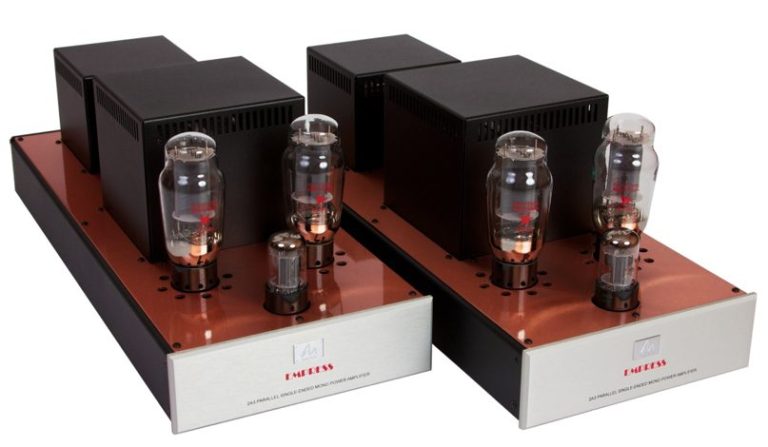 Zwei Audio Note (UK) Monoblöcke "Empress" Parallel Single Ended Triode mit Je zwei 300B pro Gehäuse mit Alu Front schwarz/rote Beschriftung.